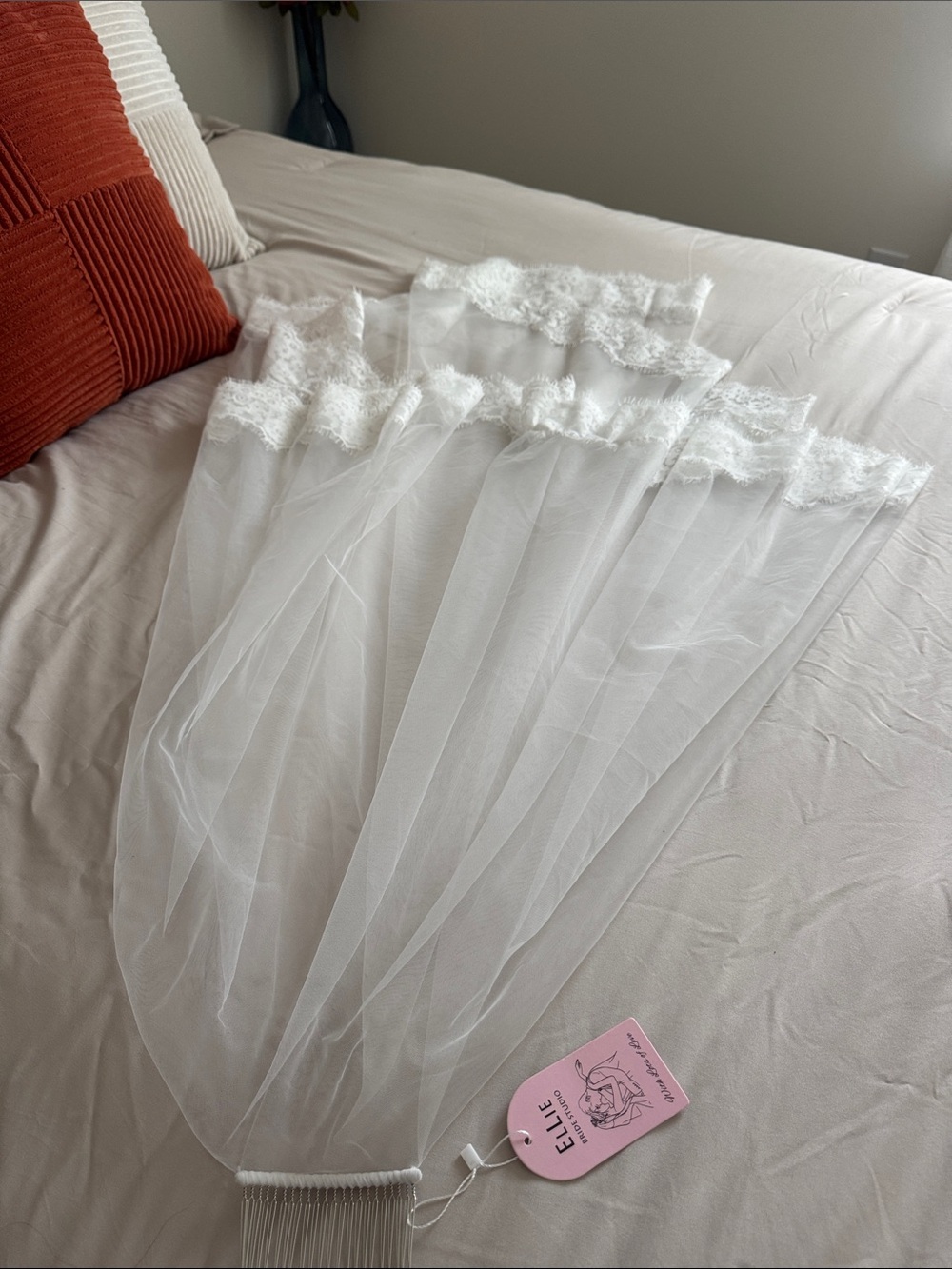 White Bridal Veil with Lace Trim